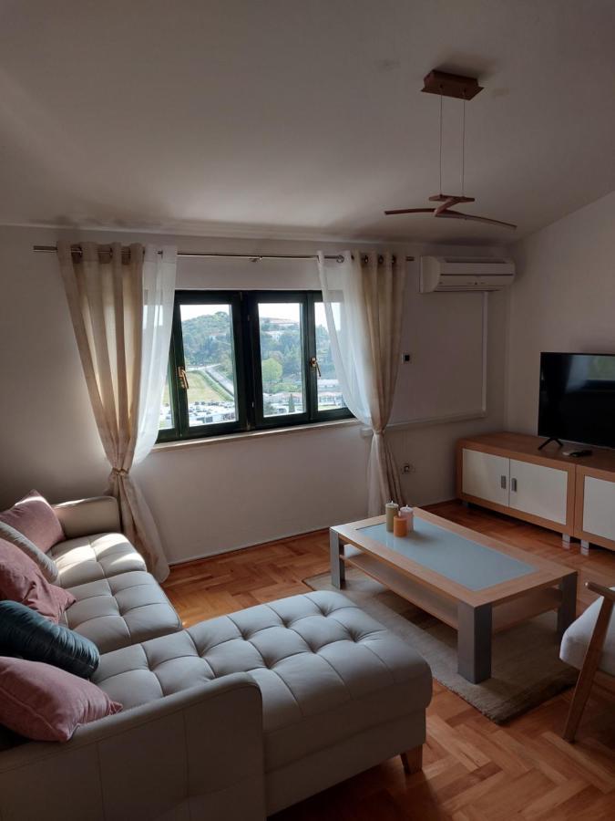 Topic Apartment
