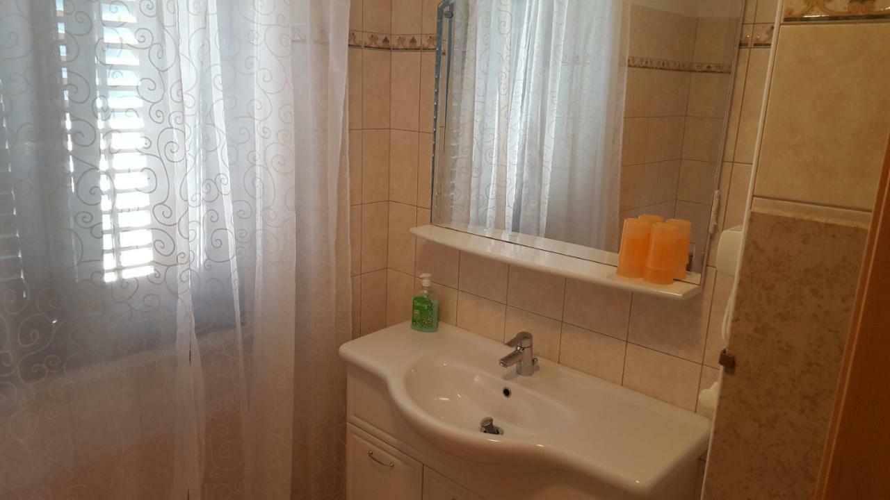 Topic Apartment *